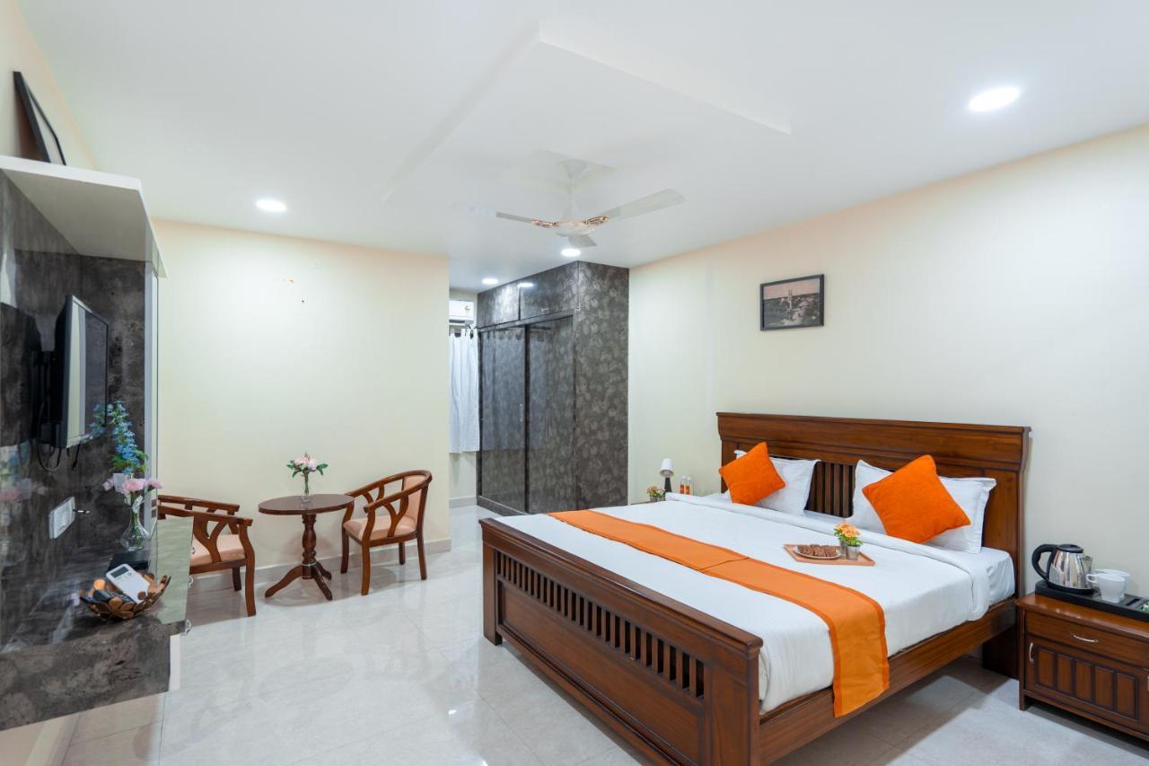 Voila At Nest Hotel Hyderabad Eksteriør billede